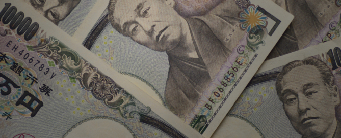 Ten thousands japanese yen bills